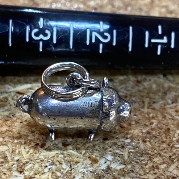 Vintage Pig Charm - Picture 7 of 7